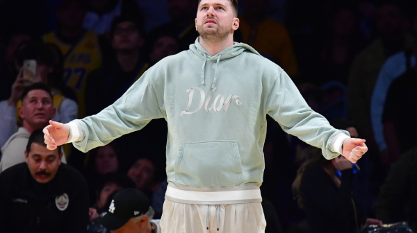 Otkriveni dosad nepoznati detalji Dončićevog trejda; Menadžer Dalasa bio u Beogradu i gledao Partizan?!