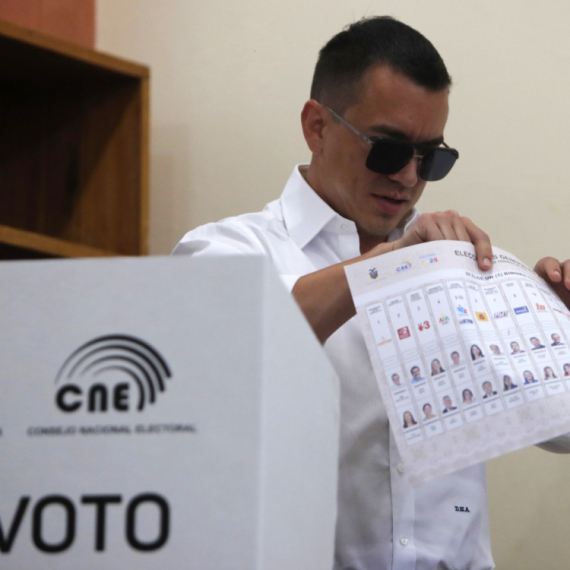 Udarac za Nobou; Građani na referendumu rekli "ne"