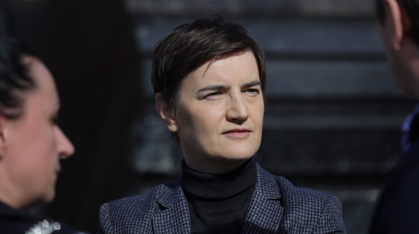 Brnabić: "Medijalna zarada sada duplo veća nego što je bila prosečna zarada pre 11 godina; Vučić je kriv"