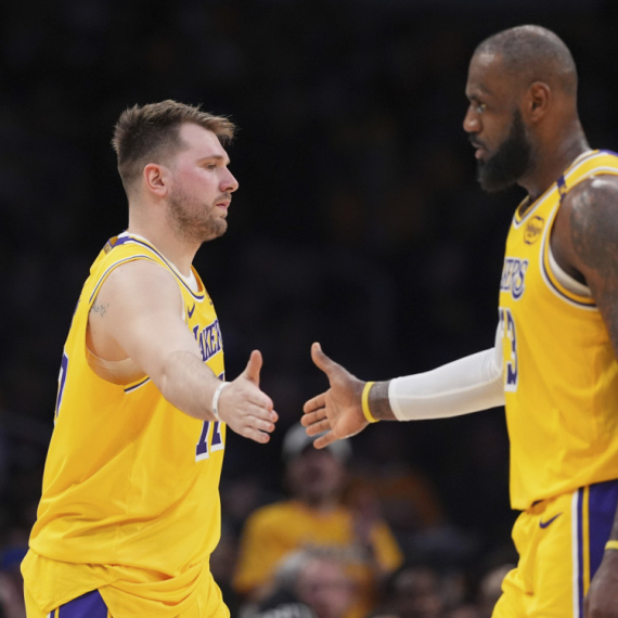 Dončićev debi za Lejkerse oborio rekorde gledanosti