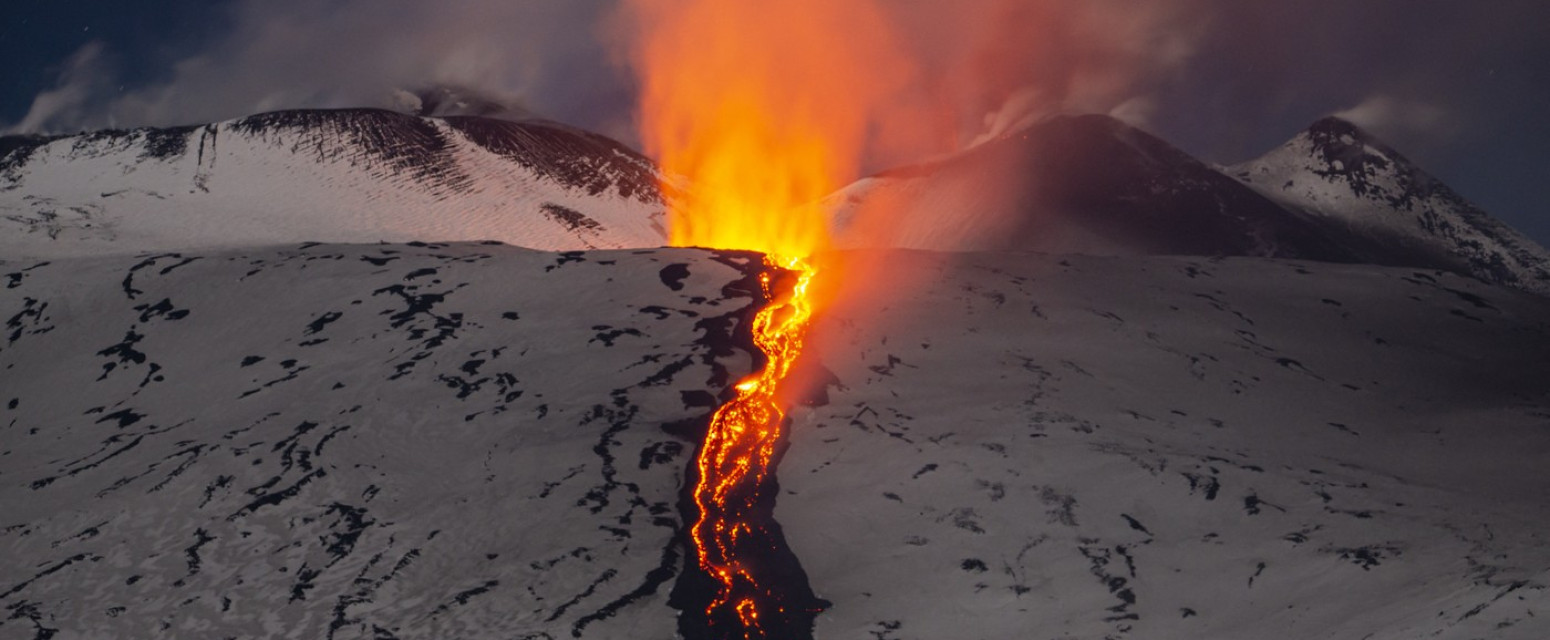 Noćne posete vulkanu Etna opasne po život VIDEO