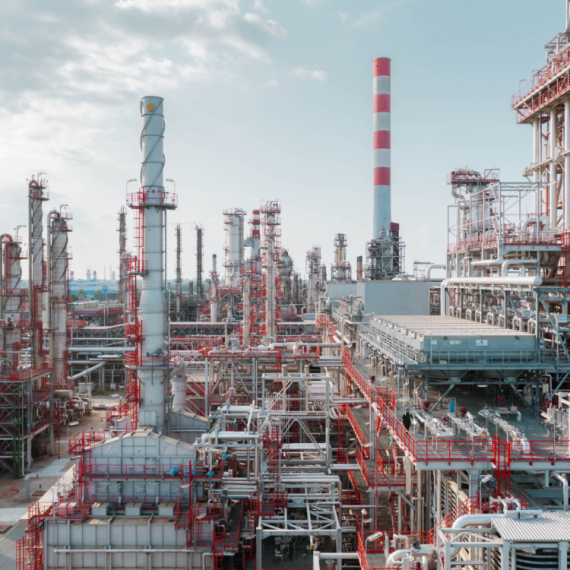 Bez američke dozvole za rad rafinerija danas staje: Koji je mogući scenario?