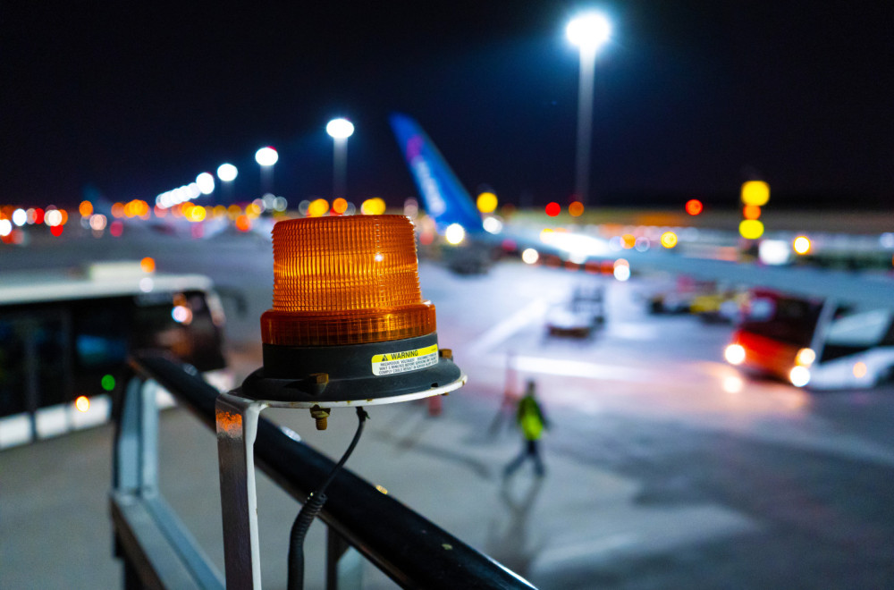 Drama na aerodromu: Primećen je misteriozni dron; Putnici zaglavljeni, letovi preusmereni