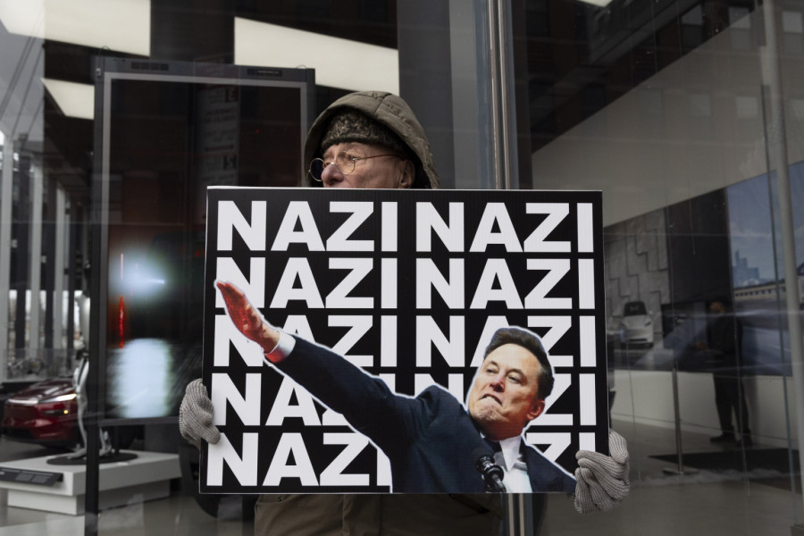 Amerikanci se rešavaju svojih Tesli: Prodajem nacimobil