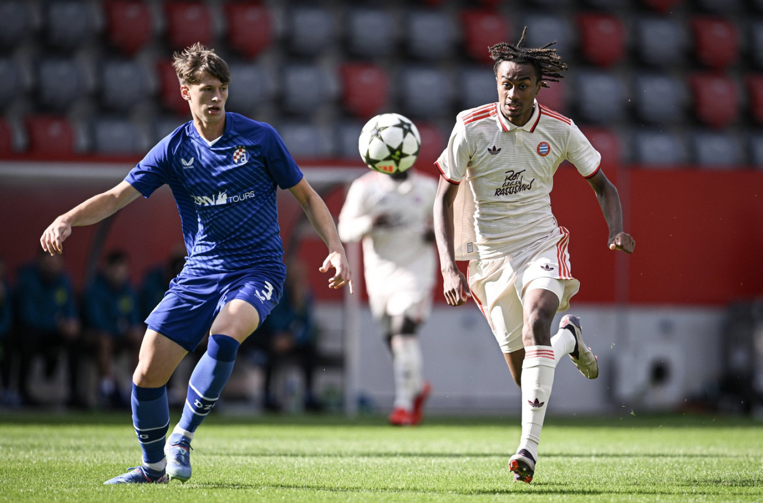 Novi Dinamov biser – zabistao protiv Barse, već odbijen Juve VIDEO