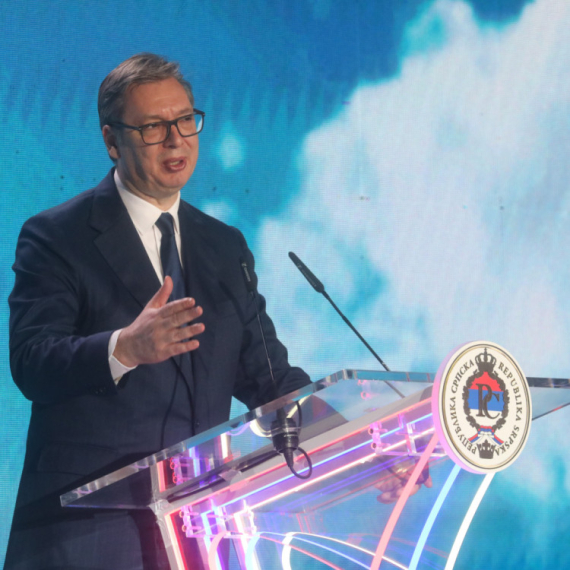 Vučić: Nismo mogli da verujemo koliko je novca spolja dato da bi se rušila vlast u Srbiji