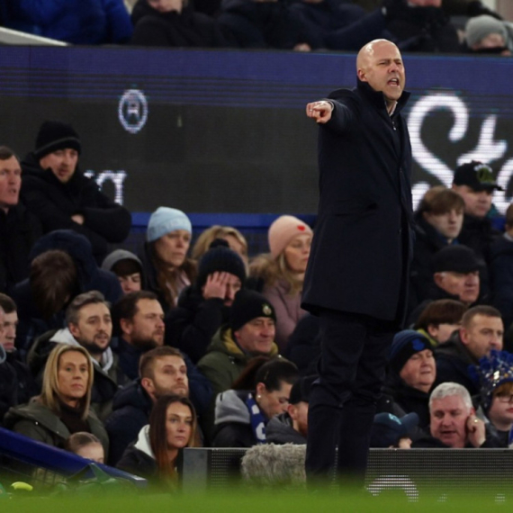 Slotu krivo zbog nedoličnog ponašanja VIDEO