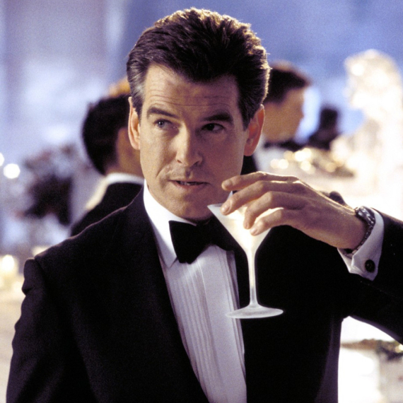 Večni zavodnik ne može da se odbrani od žena ni u 8. deceniji: Ovakav dasa ne postoji FOTO