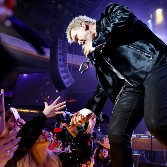 Bili Ajdol stiže u Beograd