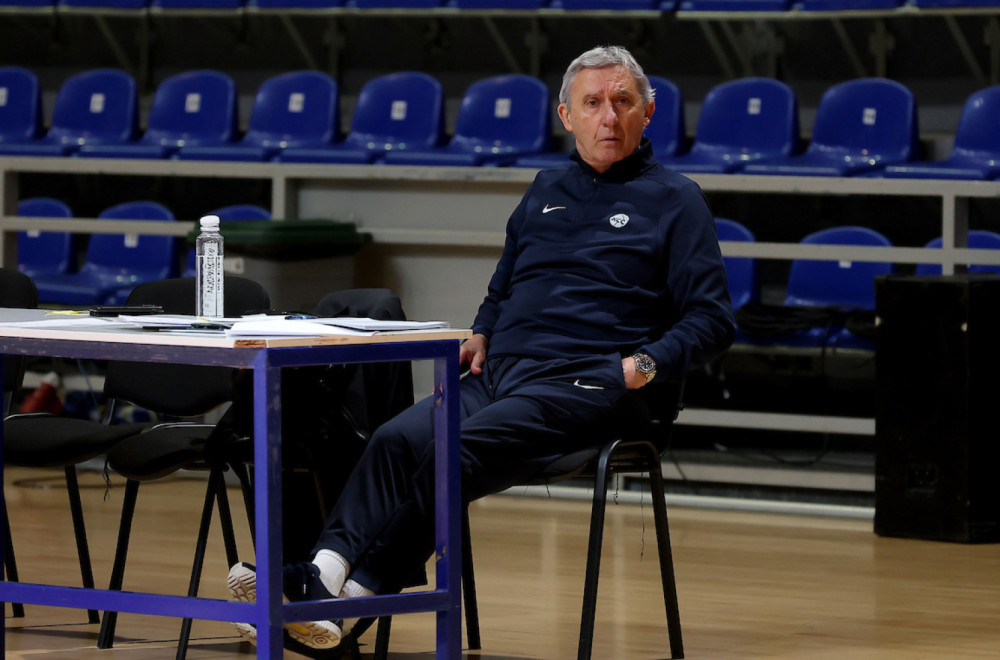 Javila se i legenda: "Slažem se sa Pešićem!"