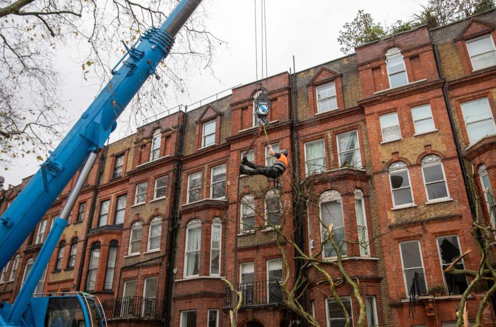 Tragedija u Italiji: Kran pao na glavu radnika i ubio ga