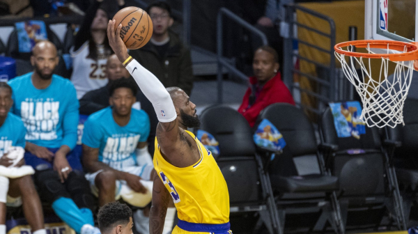 Lebron ima 40 godina, a uradio je ovo VIDEO