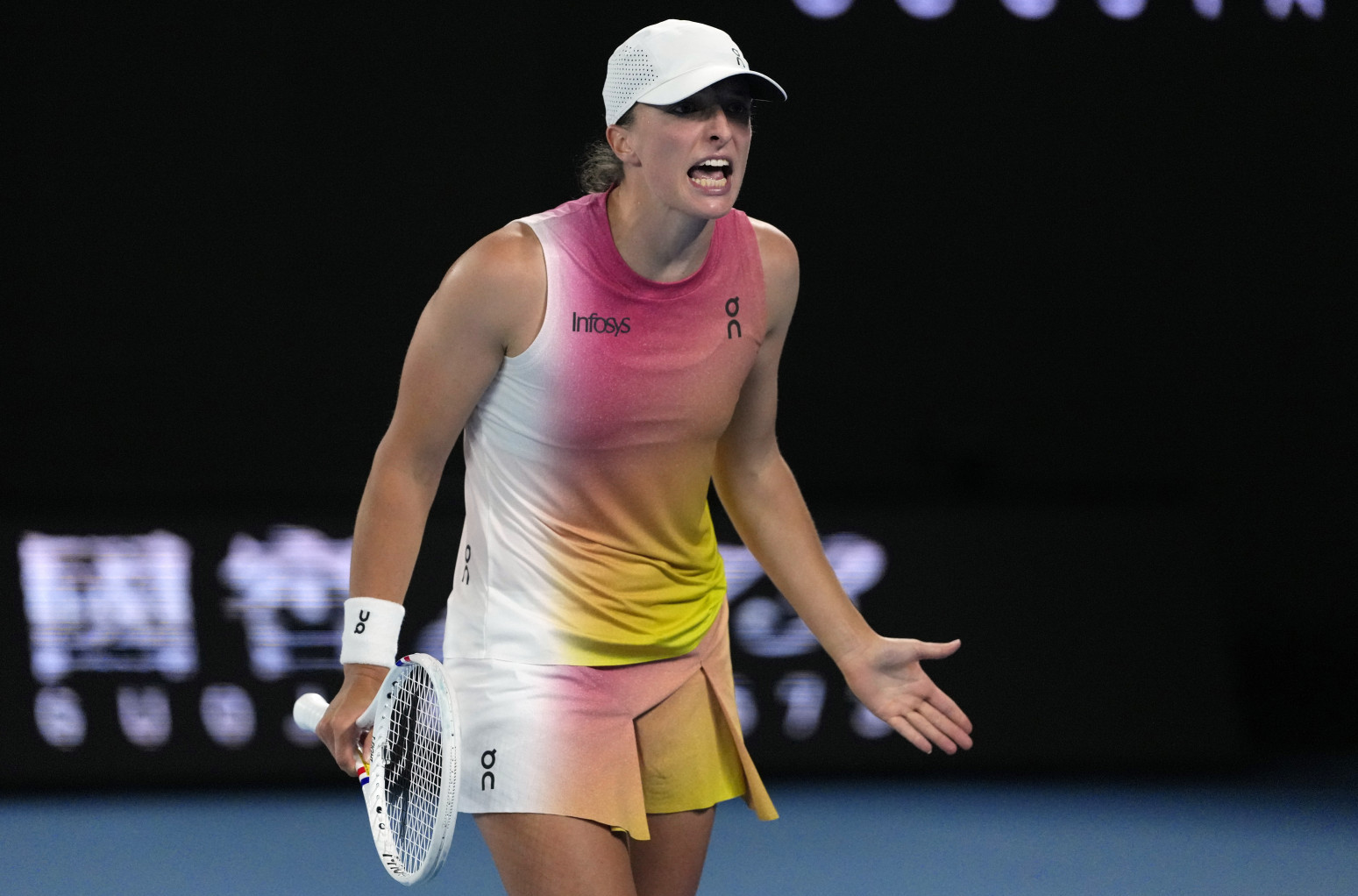 Besna Iga "iskulirala" trenera VIDEO