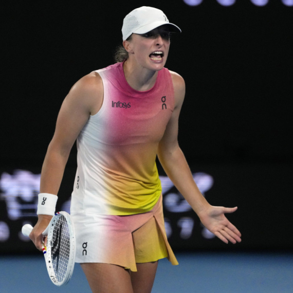 Besna Iga "iskulirala" trenera VIDEO