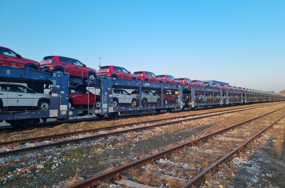 Vučić saopštio važne vesti: Prvi električni automobili izašli iz fabrike u Kragujevcu FOTO