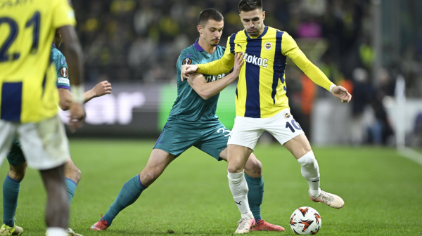 Tuča i nacističko salutiranje – Tadić i saigrači izvukli živu glavu i prolaz dalje VIDEO