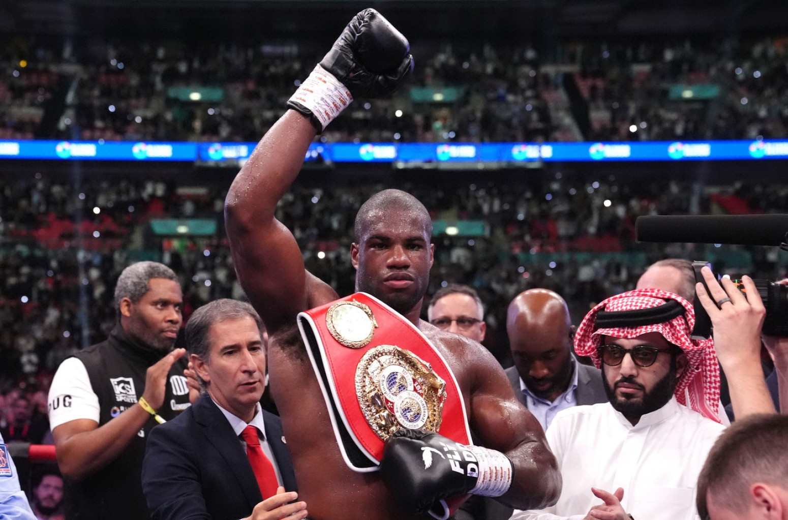 Svetski šampion se dva dana pre spektakla povukao iz borbe za odbranu titule