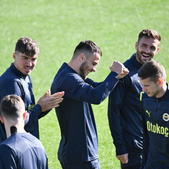 Tadić i Kostić idu na Ostrvo, Junajted u Španiji