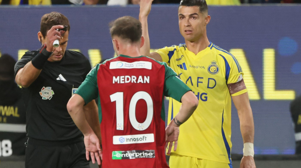 Šokantan poraz Al-Nasra i bes Ronalda – svađao se sa sudijama i napucavao loptu VIDEO