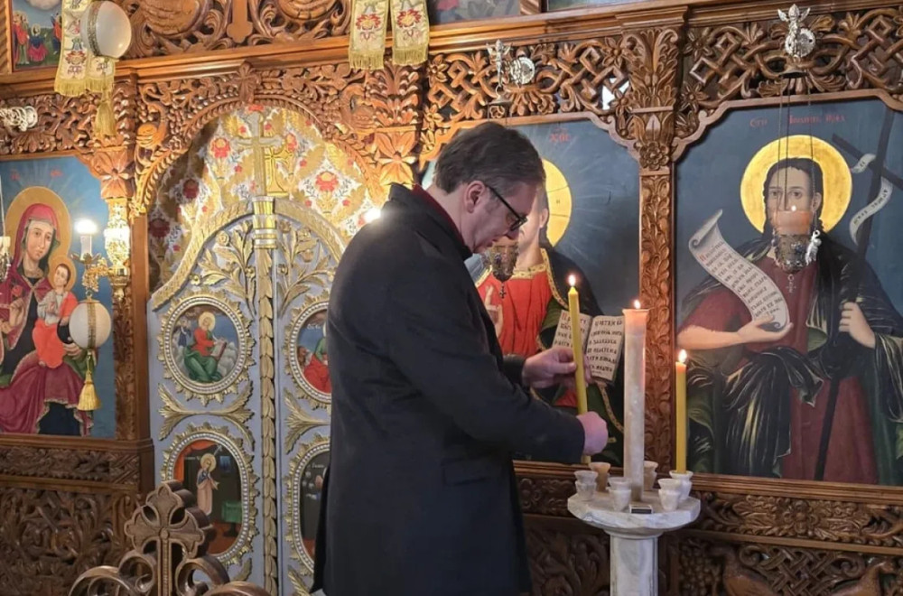 Vučić visiting the Zaova monastery: He lit a candle and prayed to God PHOTO