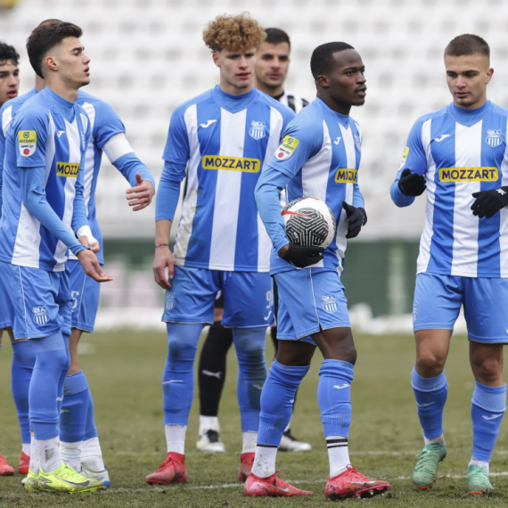 Zaleđen teren odložio meč OFK Beograda i Železničara