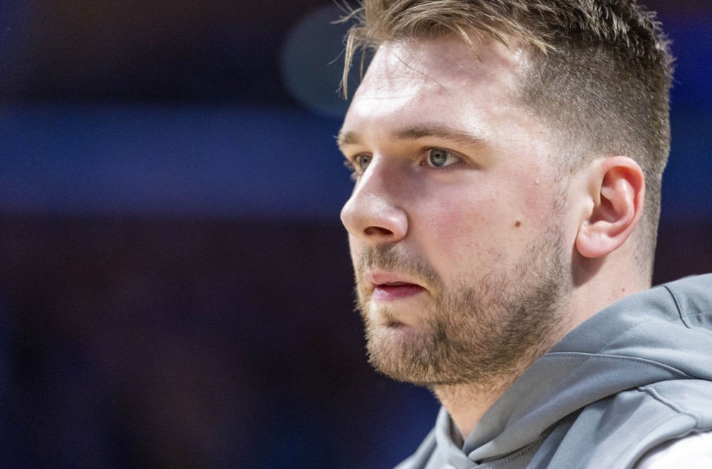 Dalas ponovo razbesneo navijače: Obrisali su Luku Dončića?! VIDEO