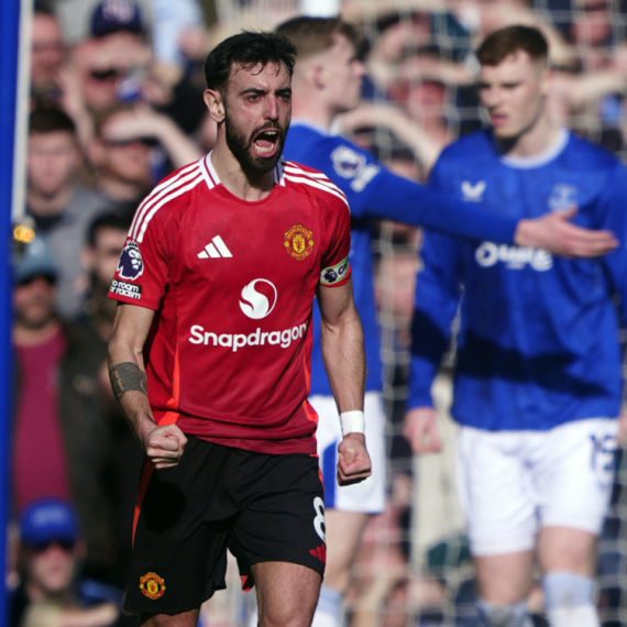 Burno u Liverpulu – VAR spasao Junajted u 93' minutu