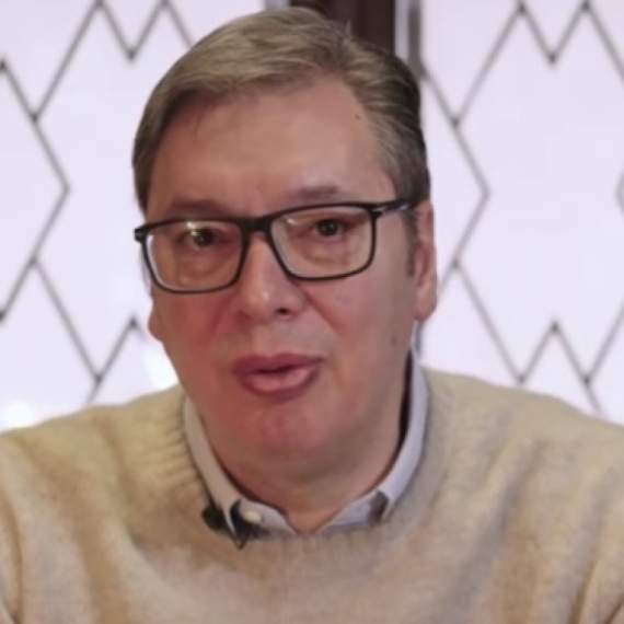 Vučić na TikToku odgovorio na tri pitanja Siniše Malog VIDEO