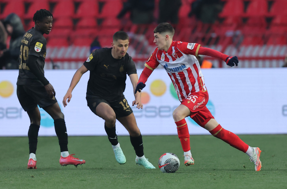 Društvene mreže se usijale, Maksimović usred igre zapevao: "Vi pevate bojama vašeg Franje Tuđmana" VIDEO