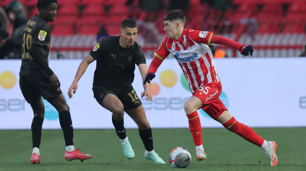 Društvene mreže se usijale, Maksimović usred igre zapevao: "Vi pevate bojama vašeg Franje Tuđmana" VIDEO