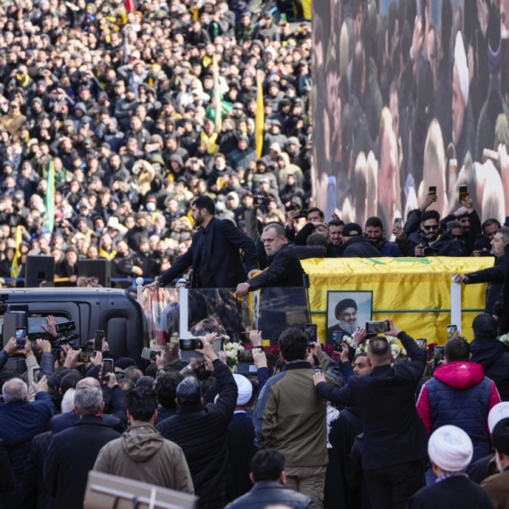 Izraelski avioni lete iznad Bejruta tokom sahrane Hasana Nasralaha