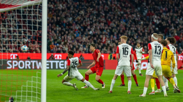 Ajntraht nije Leverkuzen – rutina Bajerna u derbiju Bundeslige