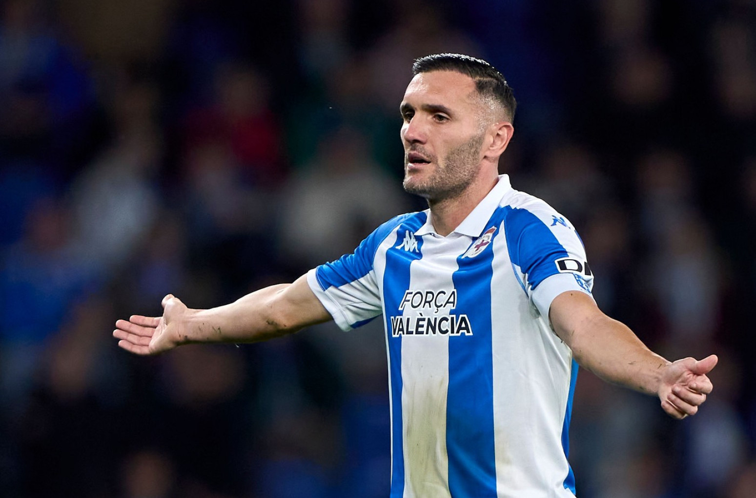 Insajderske informacije – bivši napadač Arsenala pojačao PSV pred meč protiv "tobdžija"