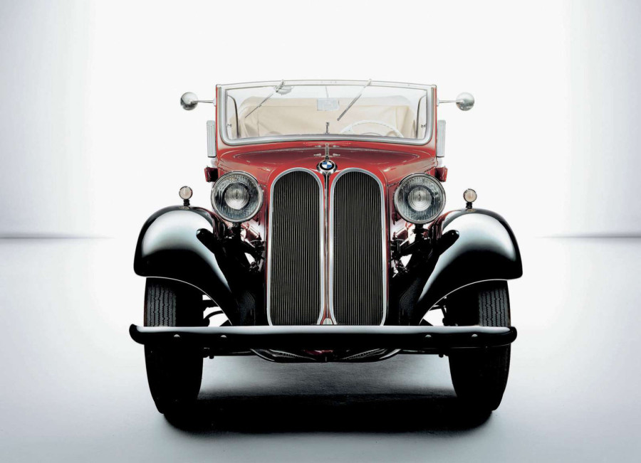 Rušenje mitova: Kako je nastao logo BMW-a i šta on zaista predstavlja