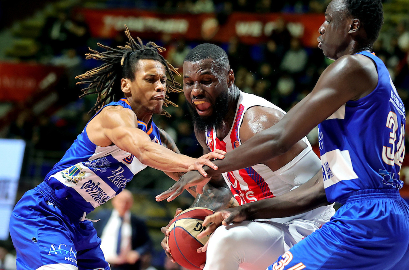 Trinkijerijev kec iz rukava za Zvezdu – aktivira se "Bucko"