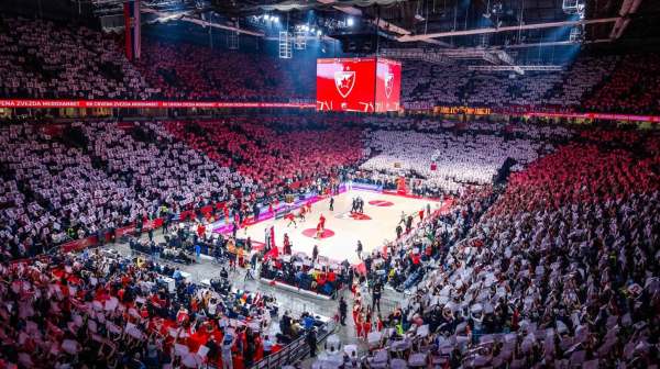 Zvezda moli navijače pred Efes