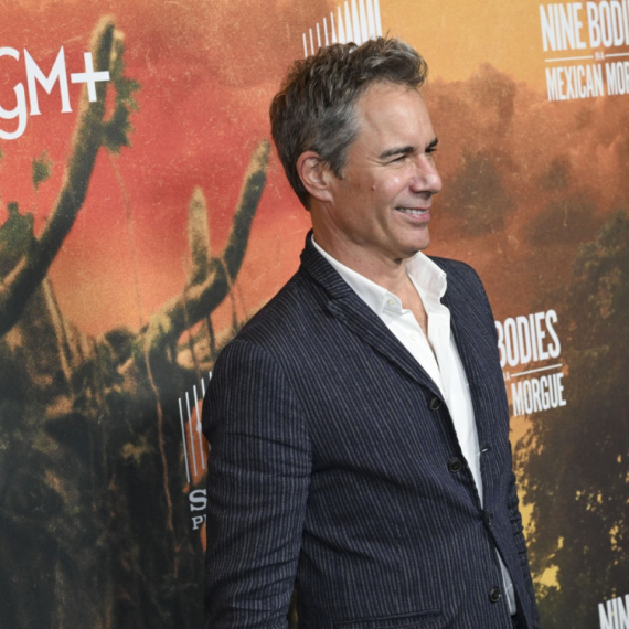 Nakon razvoda, slavni glumac našao 11 godina mlađu ženu FOTO