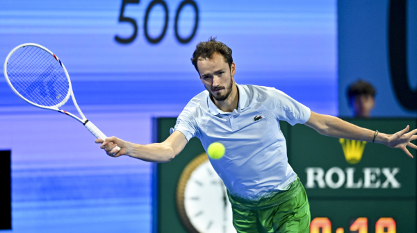 Medvedev siguran – seča favorita u Dubaiju