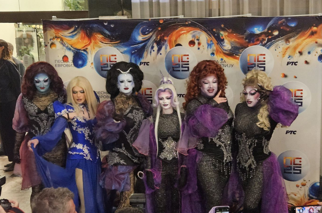 Harem girls zapalile scenu PZE VIDEO