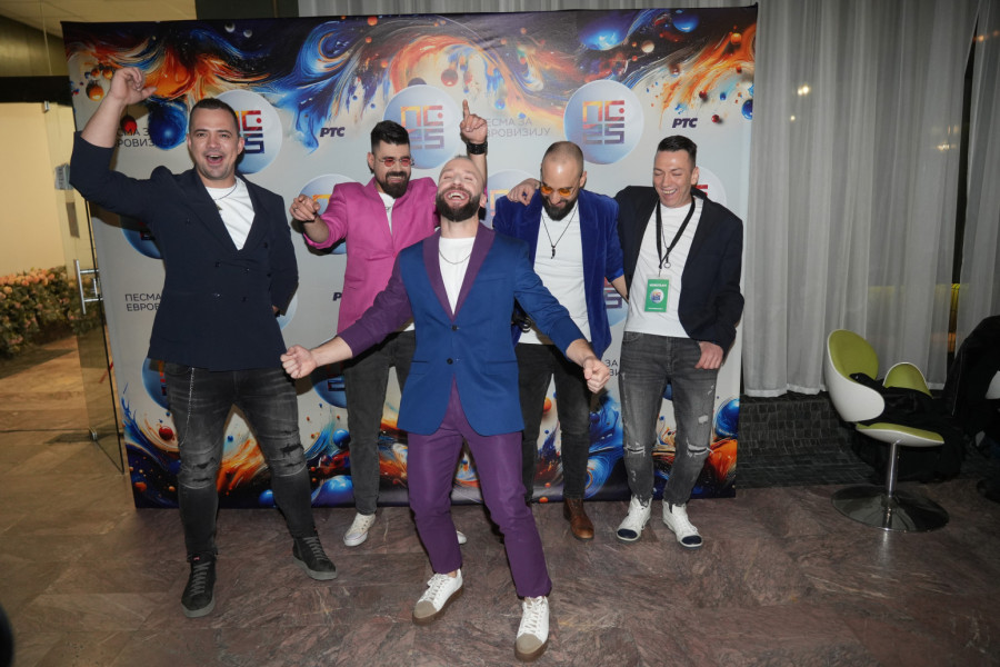 Evrovizija mu izmakla za dlaku, a sad je na sceni PZE FOTO