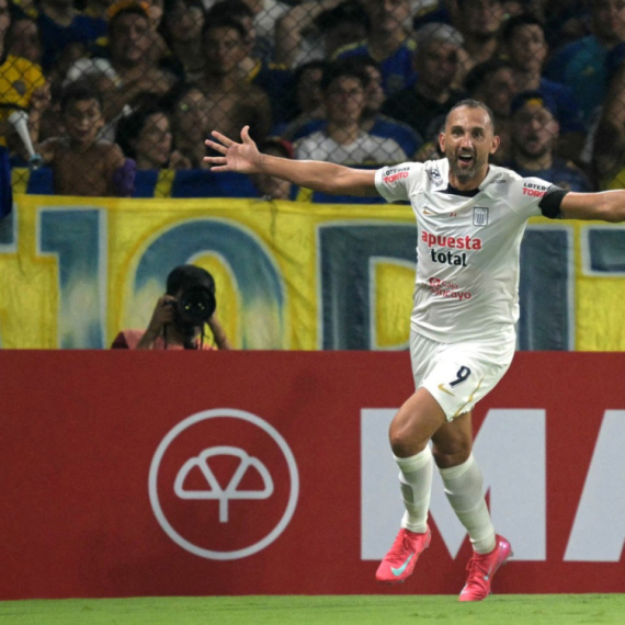 Muk na Bombonjeri: "Deda" Barkos izbacio Boku – Kavani promašio prazan gol u 98. VIDEO