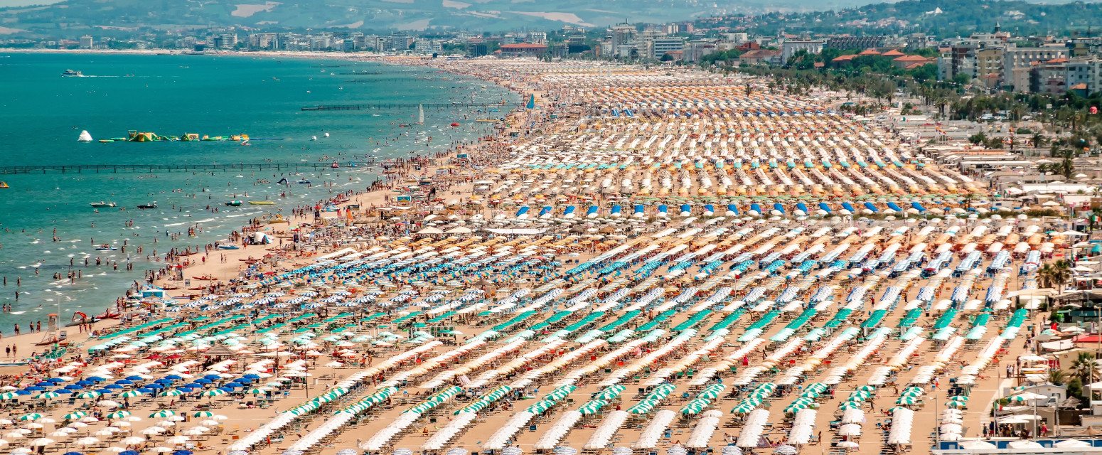 Srpska blogerka otišla na more u Italiju pa ostala u šoku: "Ležaljke jeftinije nego u Čanju" VIDEO