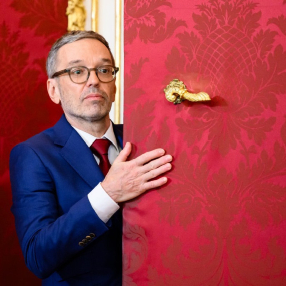 Austrija: Centrističke stranke postigle dogovor o formiranju vlade bez krajnje desnice