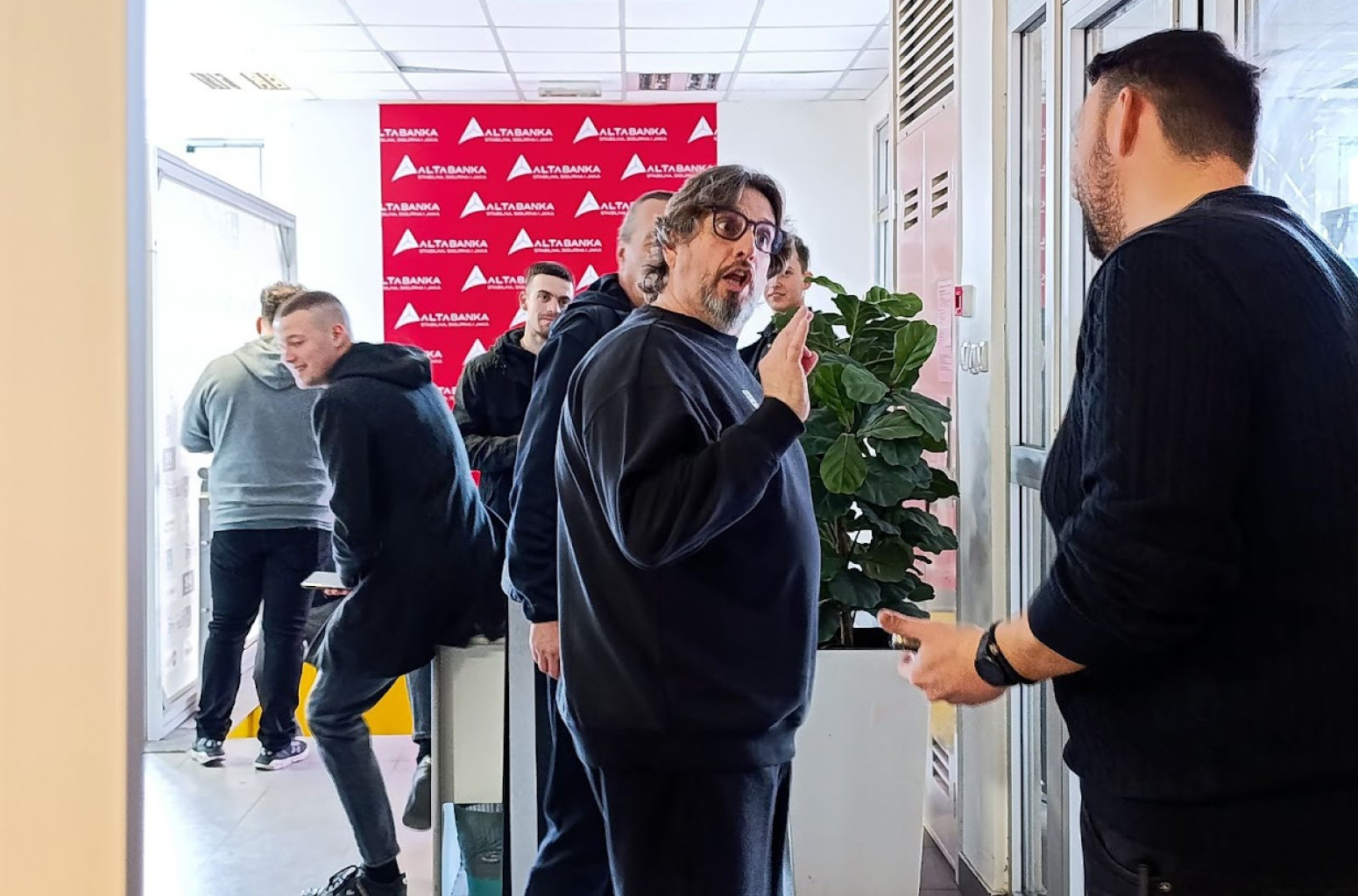 Trinkijeri pred Zvezdu svratio na trening Partizana VIDEO