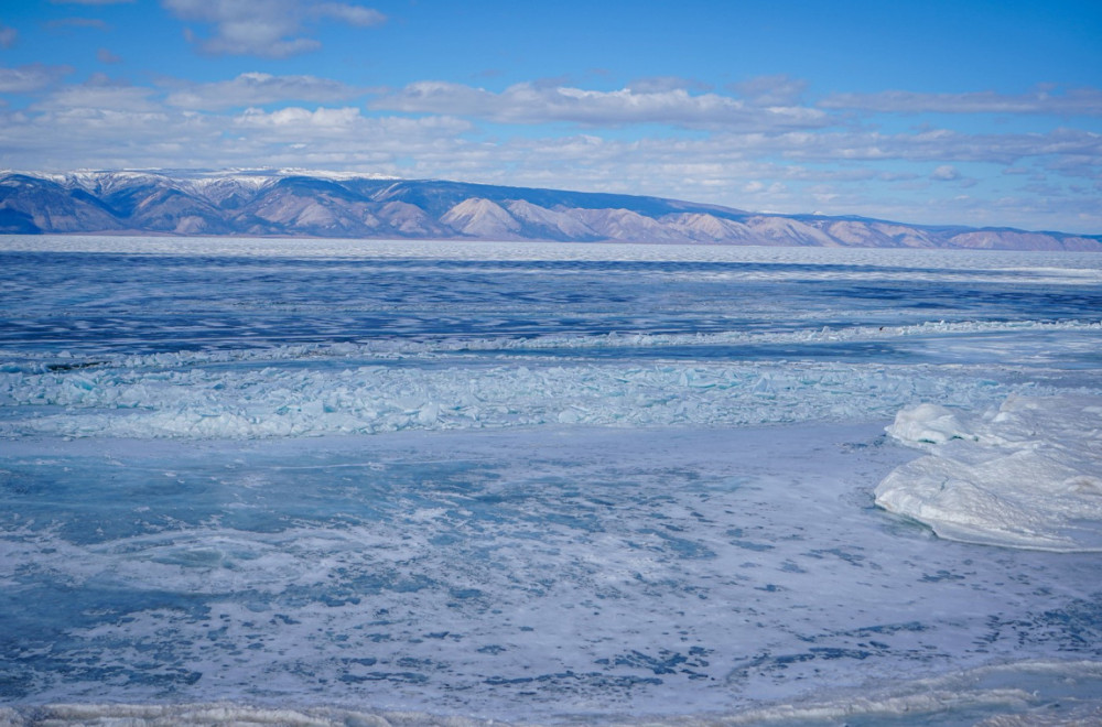 200 ljudi zarobljeno na santi leda VIDEO