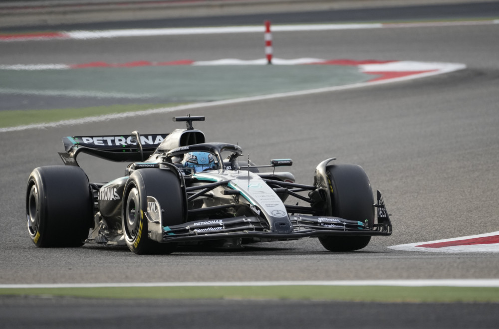 Mercedes "pokazao zube" – Rasel u finišu brži od Ferstapena