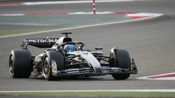 Mercedes "pokazao zube" – Rasel u finišu brži od Ferstapena