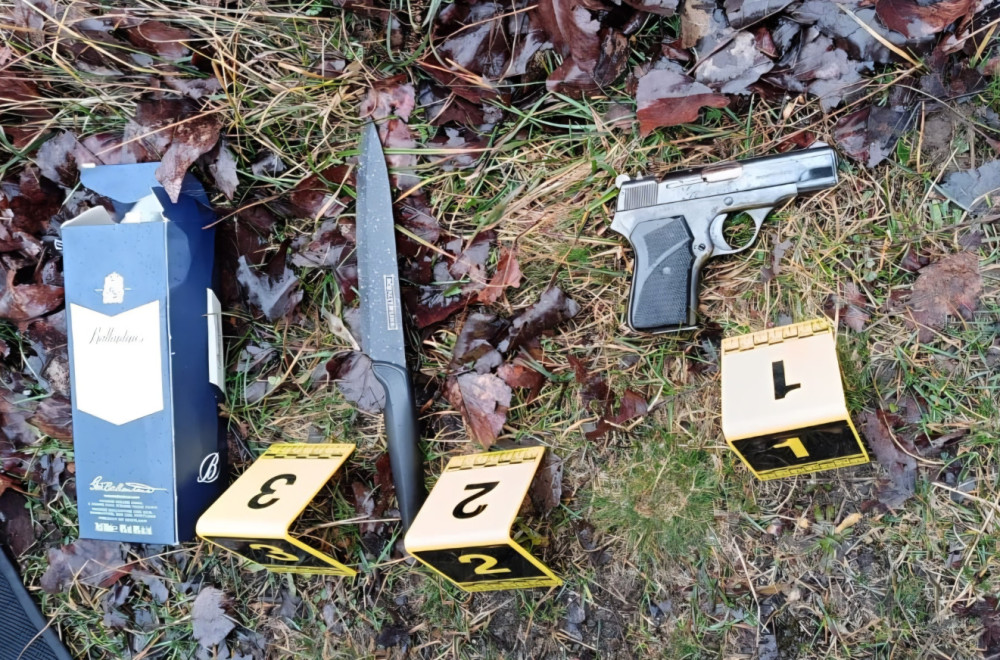 Naoružan do zuba: Muškarac uhapšen kod Nikšića; Odmah prebačen na psihijatriju FOTO