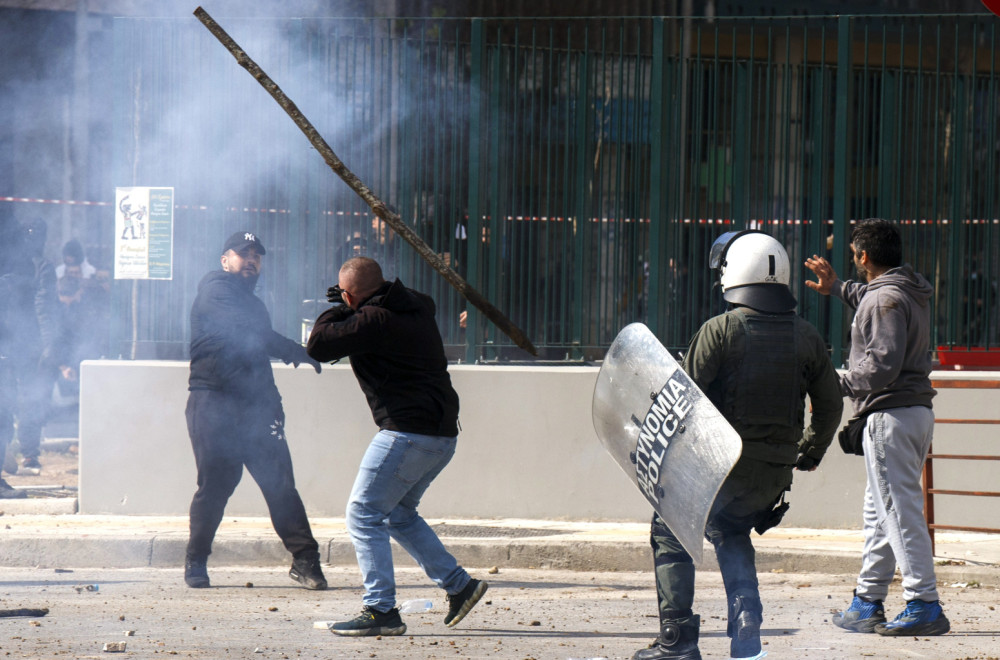 Na protestima u Atini i Solunu privedeno više od 150 osoba FOTO/VIDEO
