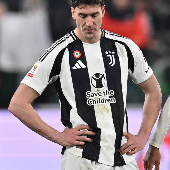 Eksperiment nije uspeo – Vlahović se vraća na klupu